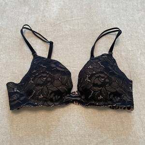 Victoria's Secret Black Lace Secret Embrace Push-Up Bra 34C